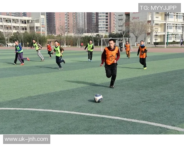 广州足球培训学校助力青少年成长打造未来足球明星的摇篮